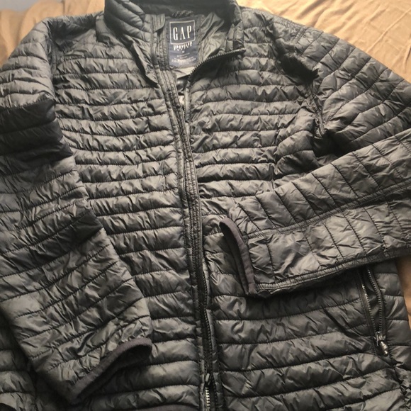 Men Quilted Regular Fit Zip-Front Puffer Jacket - Picture 3 of 8